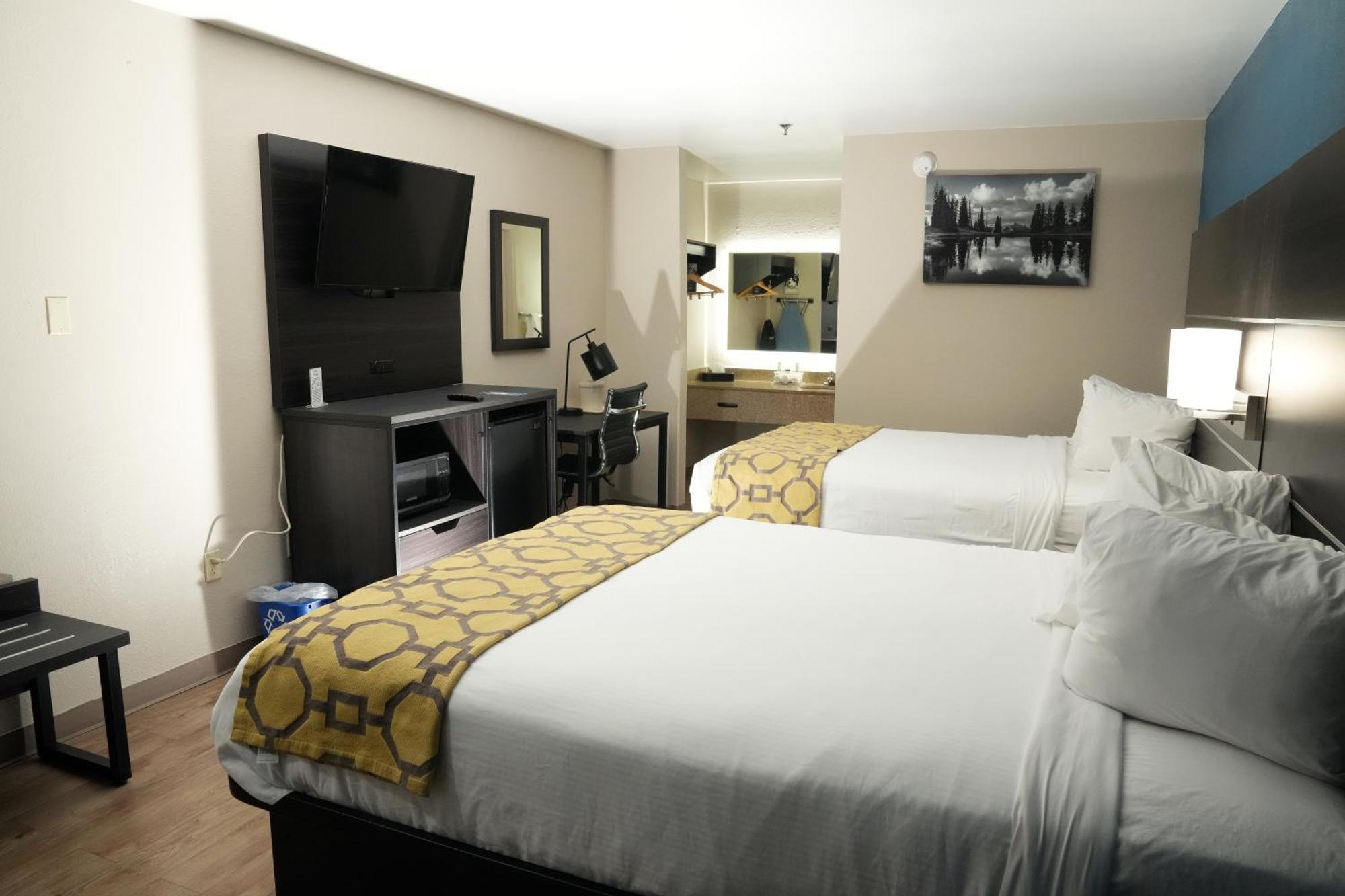Baymont Inn & Suites Мэннинг Экстерьер фото