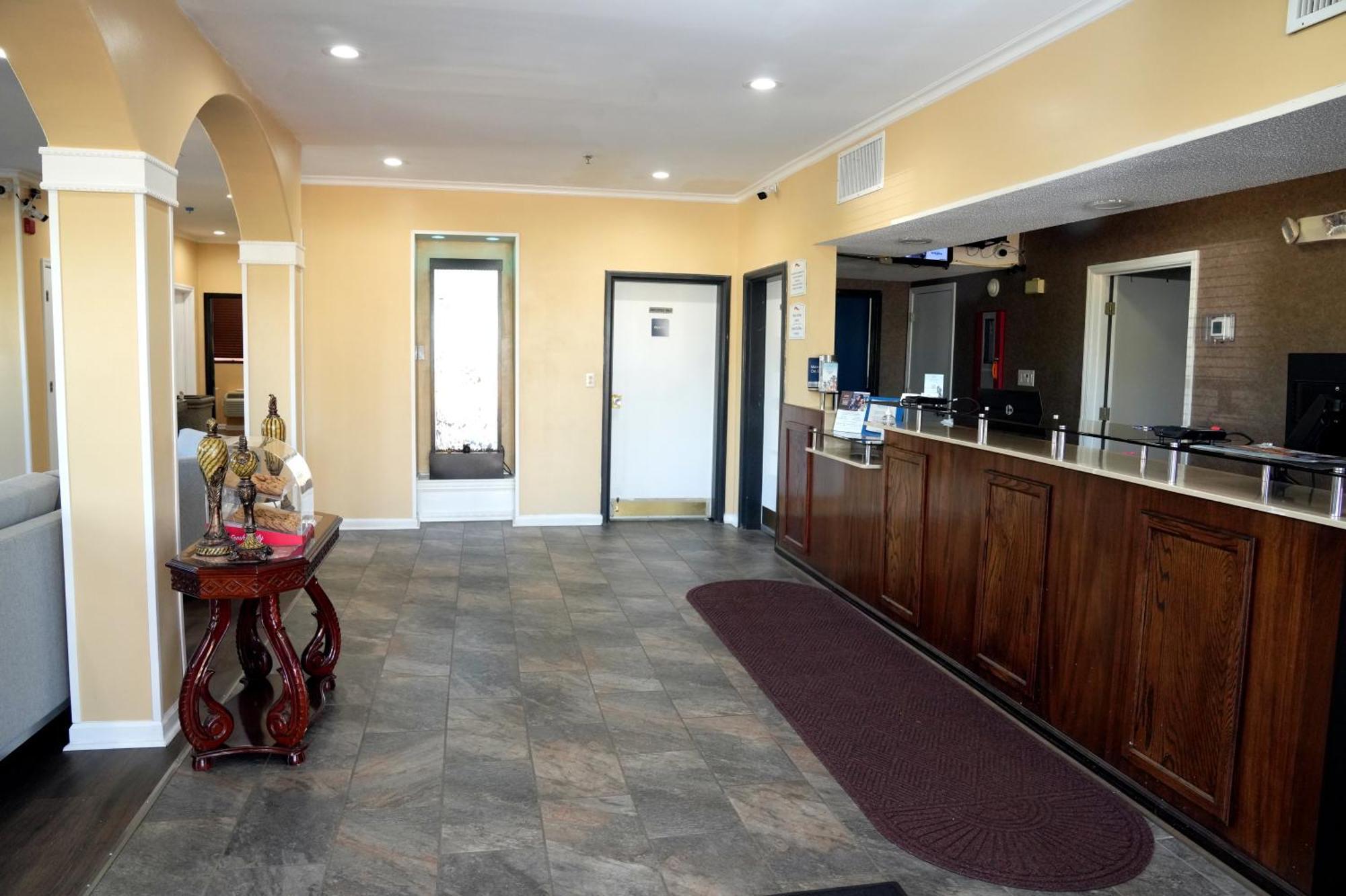 Baymont Inn & Suites Мэннинг Экстерьер фото