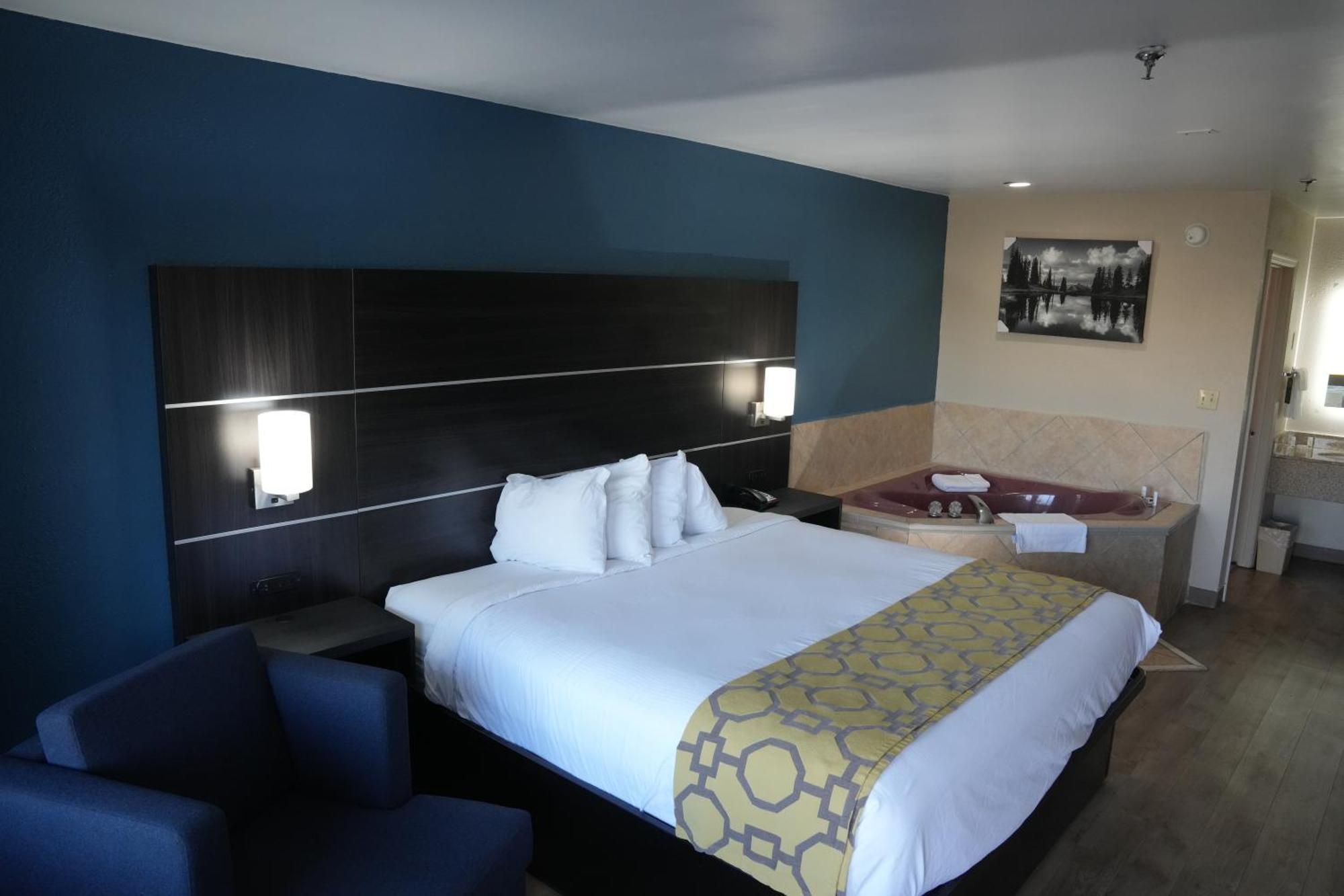 Baymont Inn & Suites Мэннинг Экстерьер фото