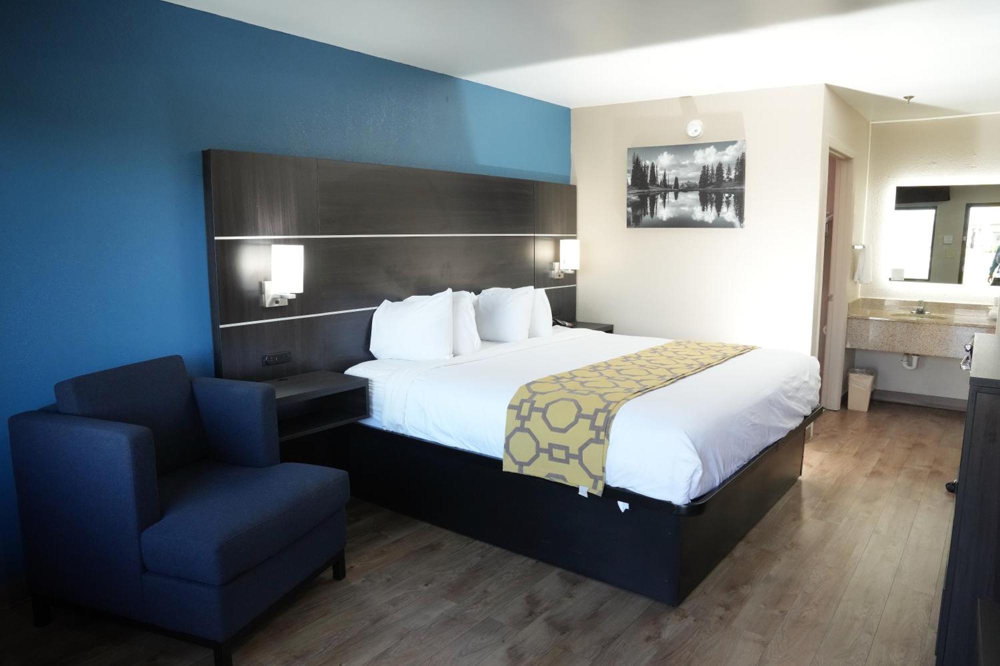 Baymont Inn & Suites Мэннинг Экстерьер фото