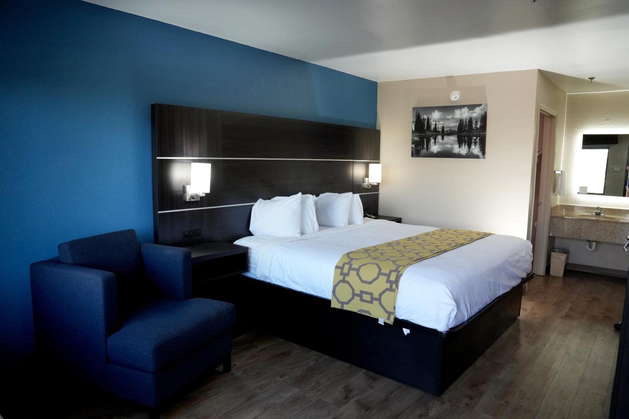 Baymont Inn & Suites Мэннинг Экстерьер фото