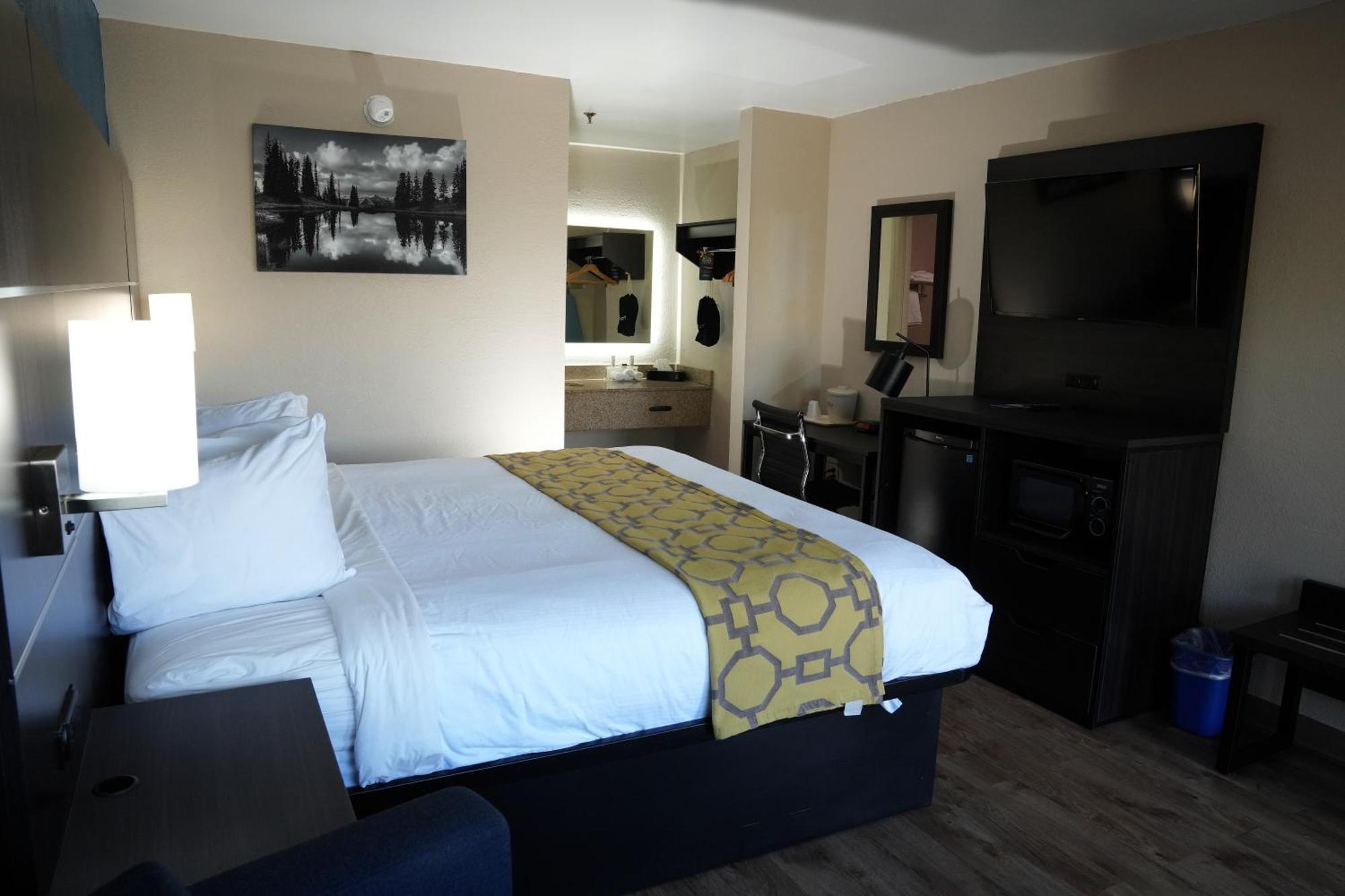 Baymont Inn & Suites Мэннинг Экстерьер фото