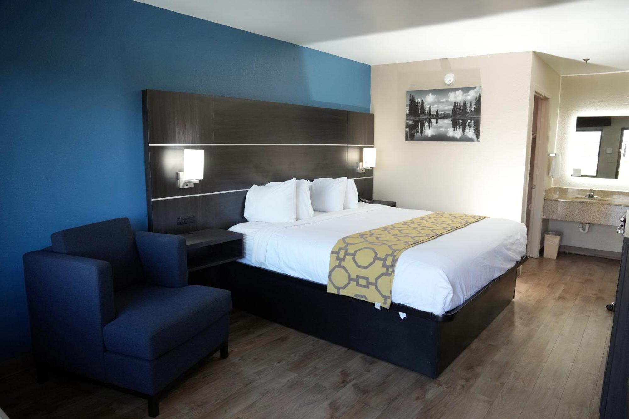 Baymont Inn & Suites Мэннинг Экстерьер фото