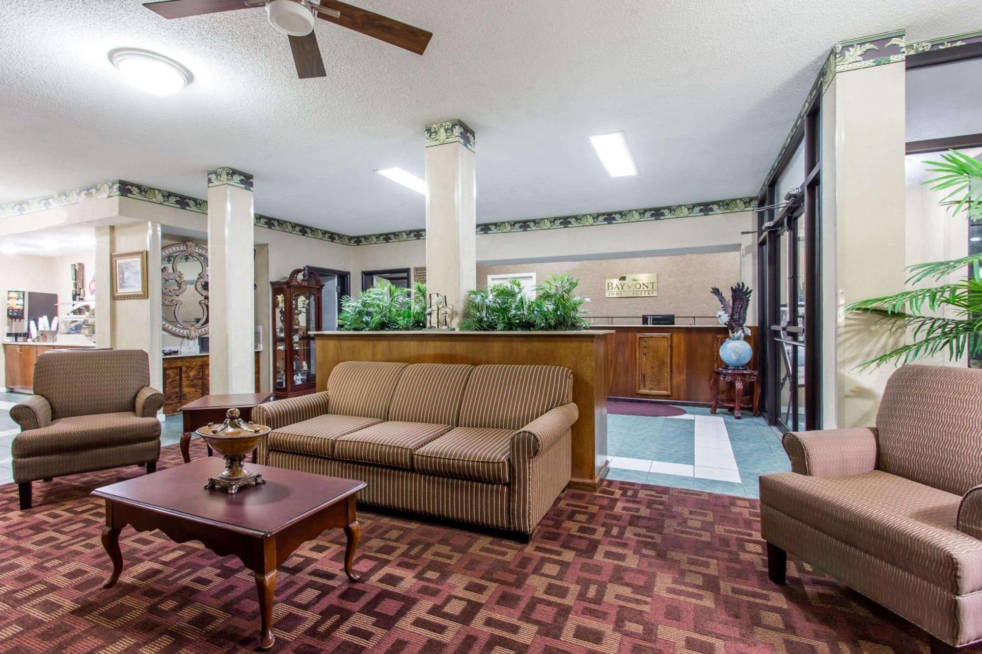 Baymont Inn & Suites Мэннинг Экстерьер фото